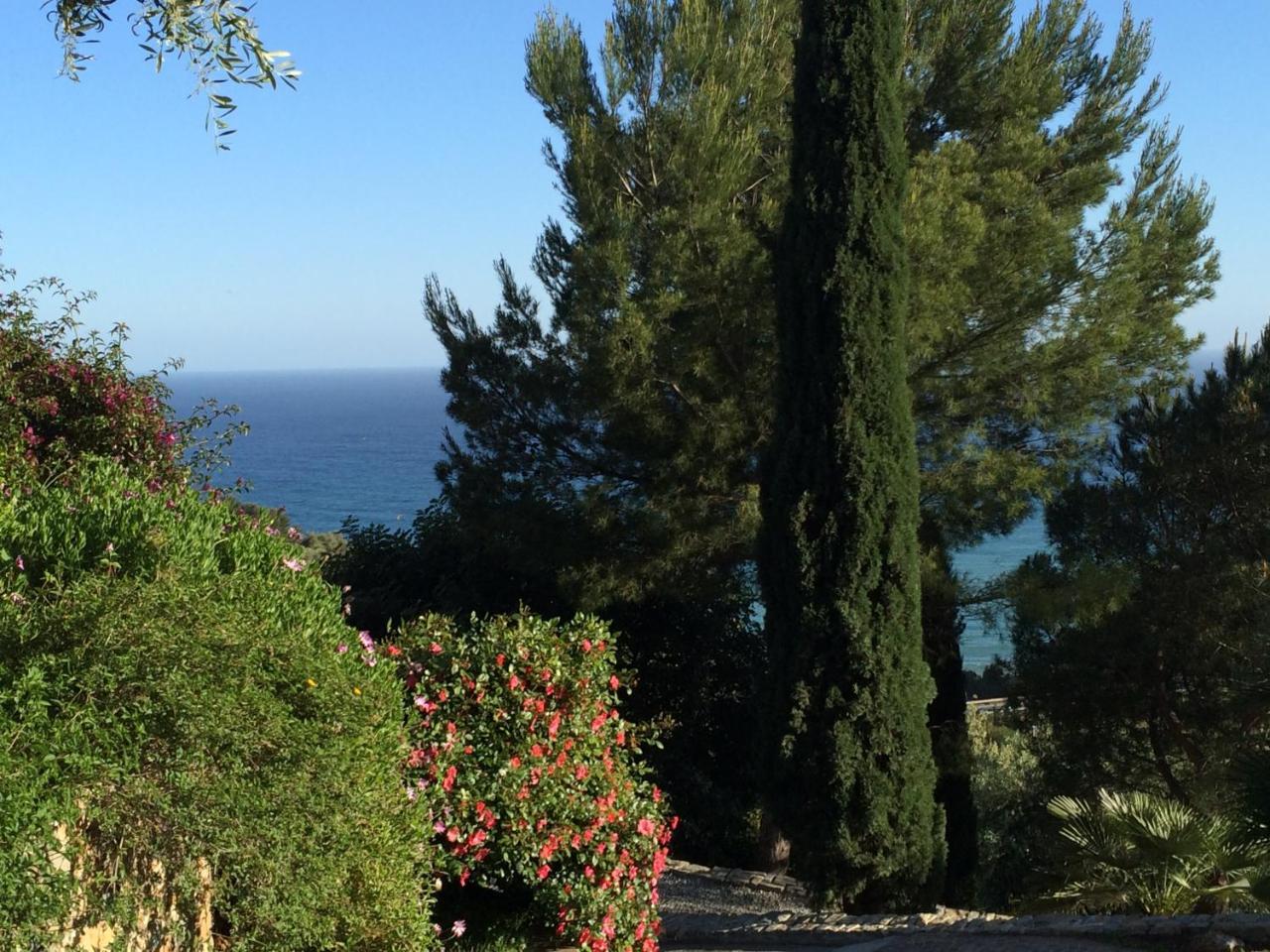 Uliveto Saglietto Agriturismo A Poggi Apartments Imperia Zewnętrze zdjęcie